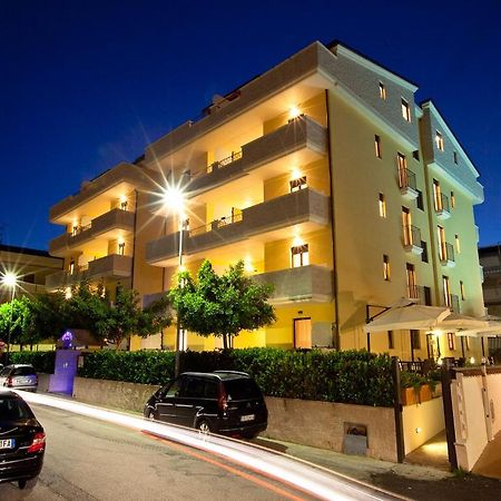 Residence La Guirita Tortoreto Luaran gambar
